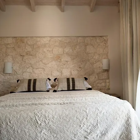 Avesta Private - Iokasti